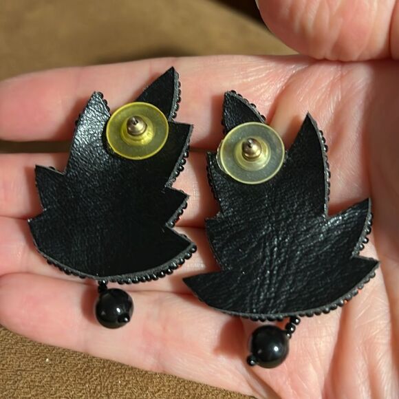 Red sequin with black bead pierced earrings. - Picture 3 of 3